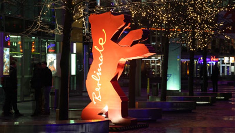 xrusi-arktos-stin-roumaniki-dimiourgia-childs-pose