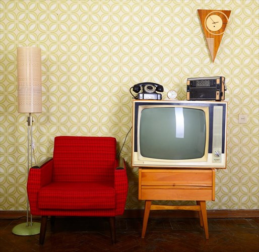 ksanazoume-ta-eighties-sto-ntizain-tou-spitiou-mas