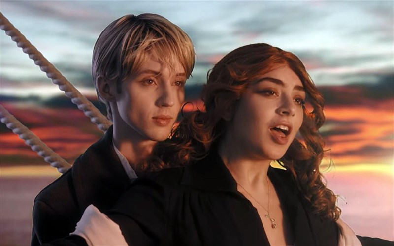 charli-xcx-kai-troye-sivan-apotheonoun-to-1999