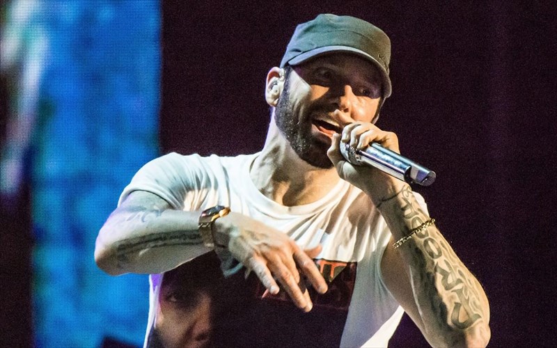 o-eminem-sunexizei-na-spaei-rekor-kai-to-2018