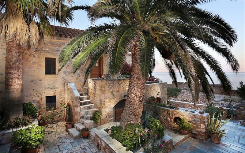 pente-idiaitera-airbnb-idanika-gia-ton-noembrio