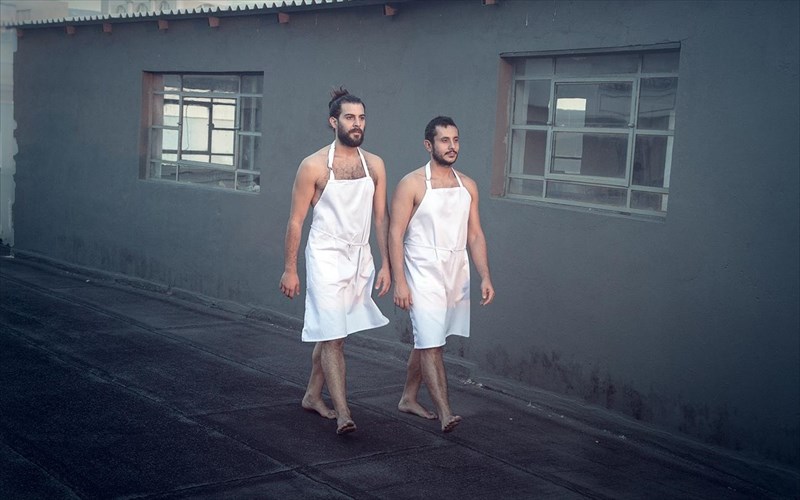 sti-skini-tou-kakogiannis-epitrepetai-to-fagito