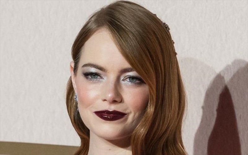 h-emma-stone-mas-sustinei-to-apoluto-kragion-tis-sezon