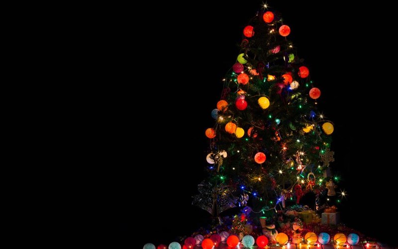 mathainoume-protoi-tin-epikratesteri-tasi-gia-ta-fetina-xristougenna