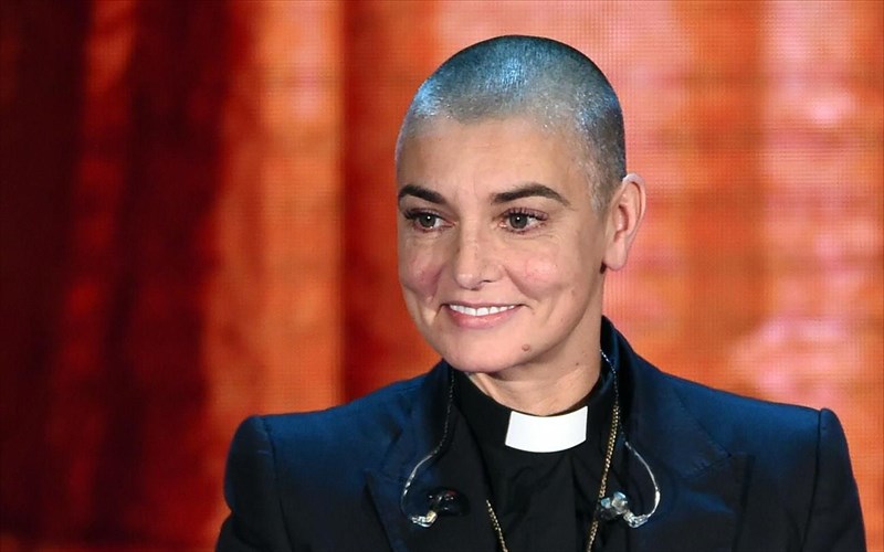 i-sinead-oconnor-aspastike-to-islam-kai-allakse-to-onoma-tis