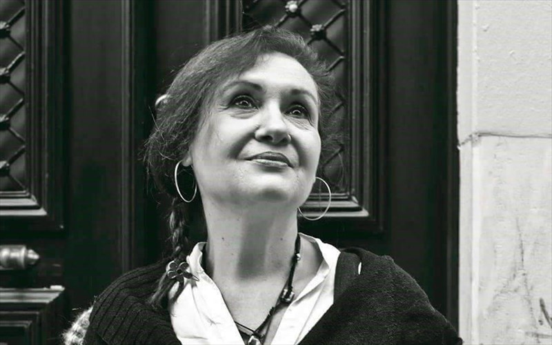 i-foteini-ntemiri-einai-i-mitera-tou-agiou