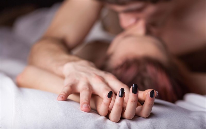 oles-oi-paragoges-tou-hbo-tha-exoun-eidiko-suntonisti-gia-tis-skines-sex