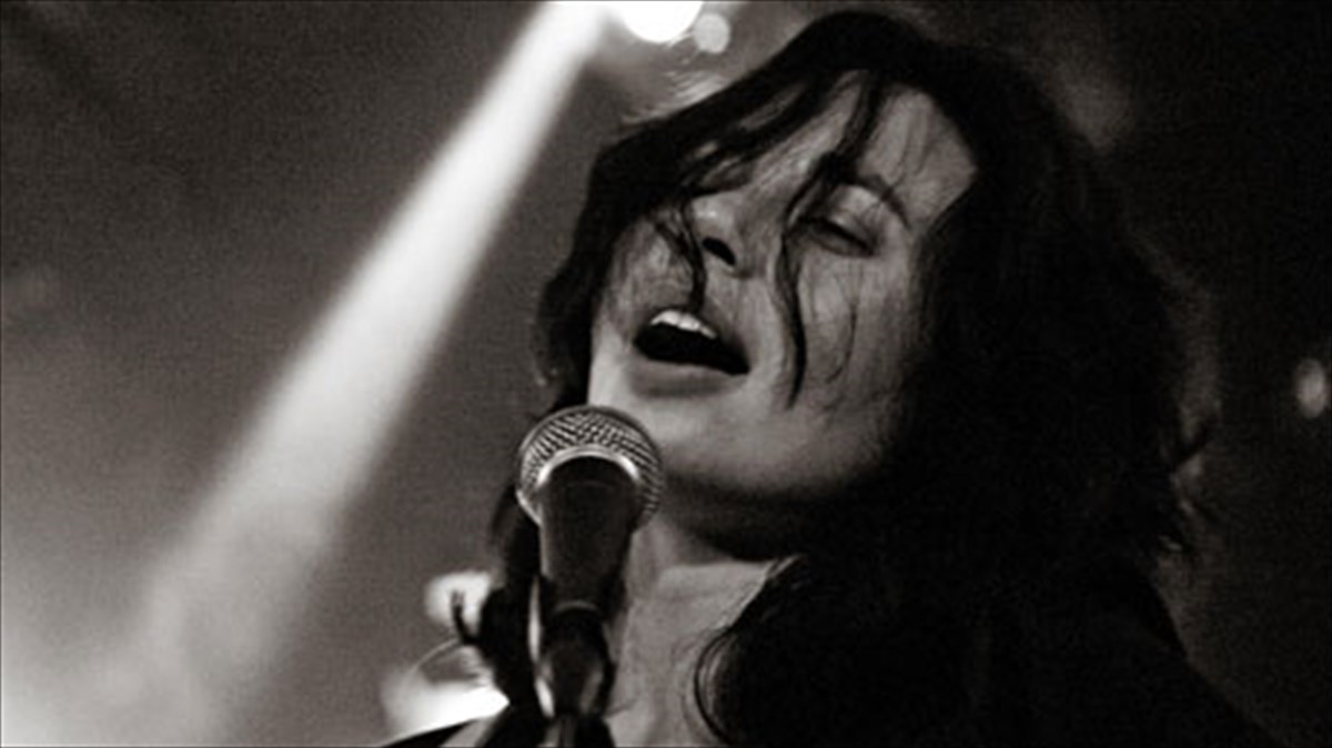 skoteines-vintage-melodies-apo-tin-chinawoman-sto-six-dogs