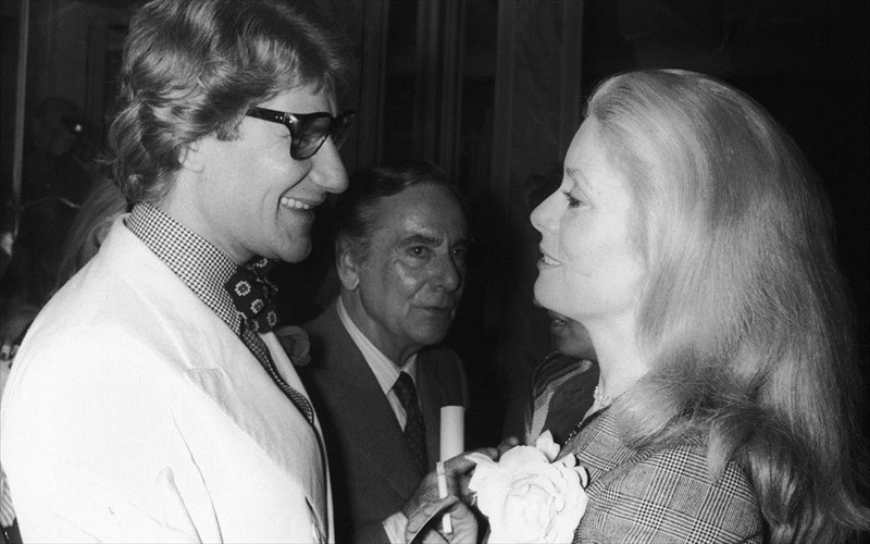 i-oraia-tis-imeras-poulaei-tarouxa-tis