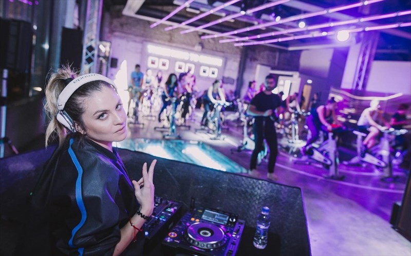 oi-adidas-women-upodexthikan-ti-nea-statement-collection-me-mia-experiential-training-empeiria