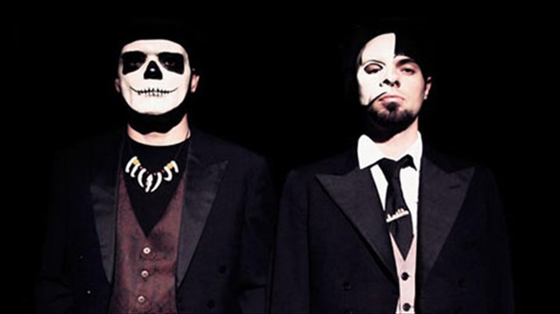 oi-opera-chaotique-epistrefoun-ananeomenoi-sto-faust