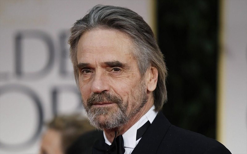 apokalufthike-o-rolos-tou-Jeremy-irons-stous-tileoptikous-watchmen-rolos-tou-Jeremy-irons-stous-tileoptikous-watchmen