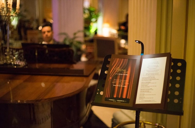 zisame-protoi-ti-mageia-ton-opera-nights-sto-winter-garden-tis-megalis-bretannias