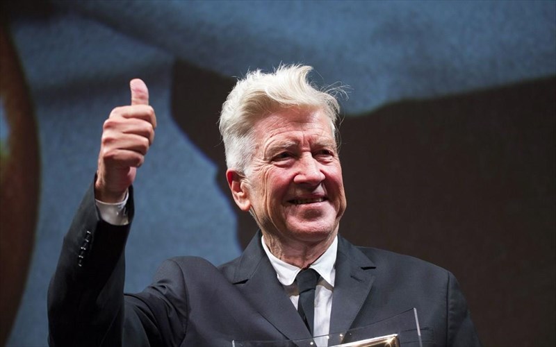 kati-etoimazei-o-david-lynch-david-lynch
