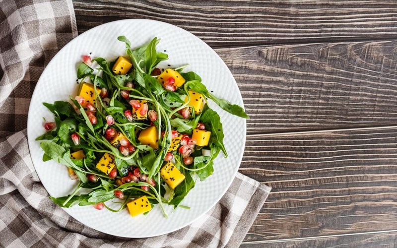 brunch-me-aroma-mesogeiou-erxetai-apo-ta-street-food-and-tunes