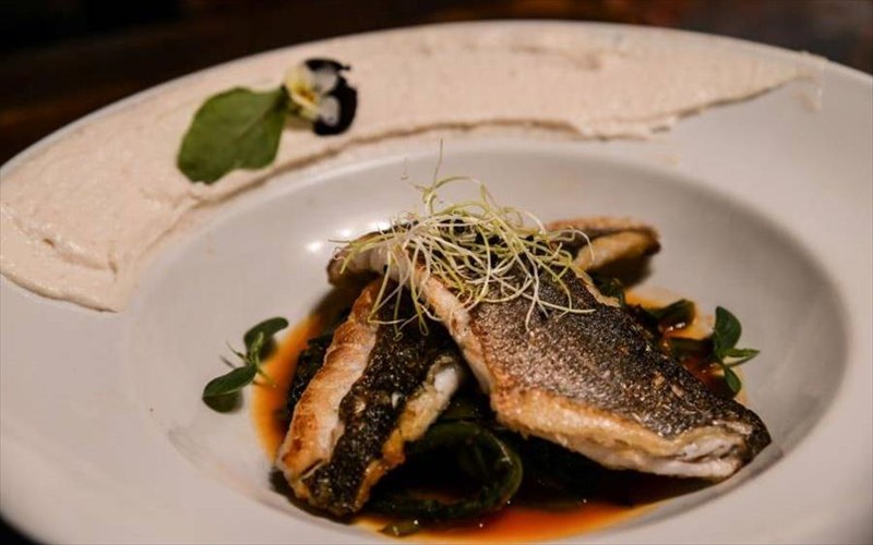 ti-mas-perimenei-sto-menou-tou-mask