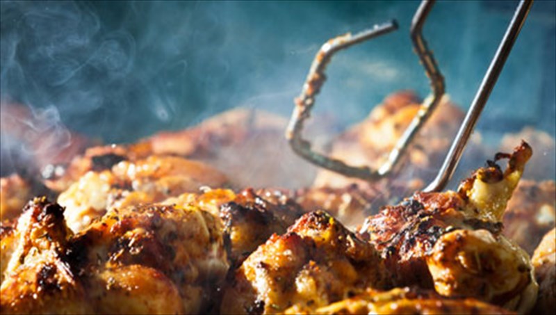 ta-kalutera-stekia-gia-tin-tsiknopempti-kai-oi-spesialite-tous