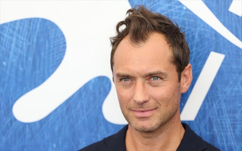 o-Jude-law-thelei-na-dei-ti-nea-tainia-tou-woody-allen-pou-mpike-sto-arxeio