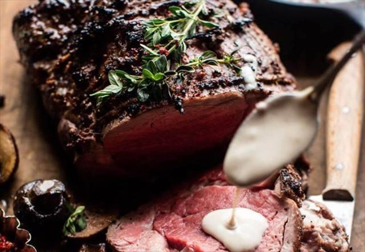 xristougenniatiko-menou-kai-salates-se-ena-giortino-seminario