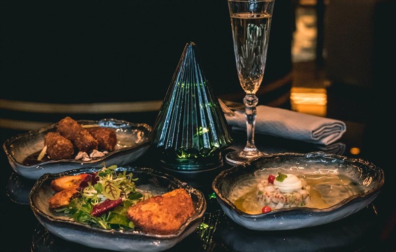 sto-JuJu-bar-kai-restaurant-sas-perimenoun-cocktails-kai-bites-me-aroma-xristougennon-bites-me-aroma-xristougennon