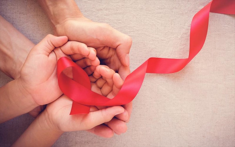 milisame-me-ton-giorgo-tsiakalaki-tis-thetikis-fonis-gia-ton-hiv-kai-tin-enimerosi-stin-ellada