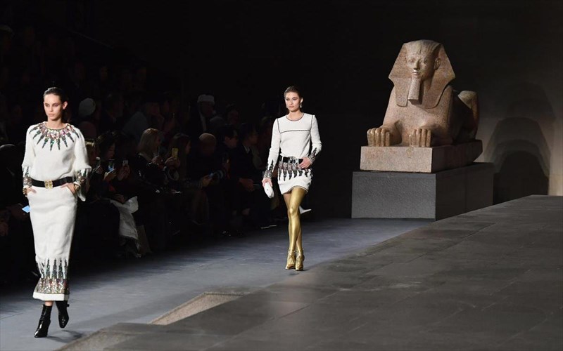 otan-perasame-mia-nuxta-sto-mouseio-me-to-karl-lagerfeld