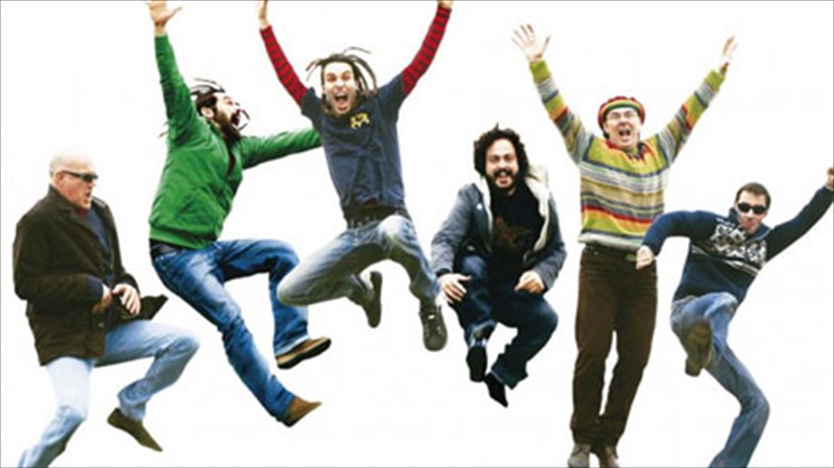 maske-party-me-reggae-diathesi-apo-tous-locomondo