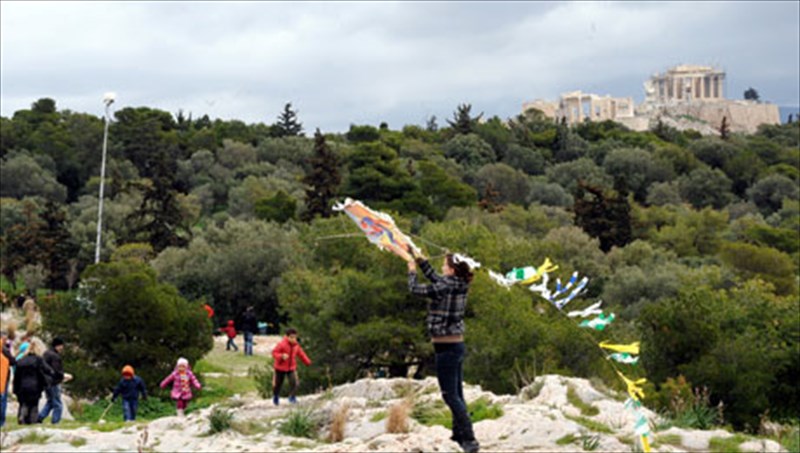 amola-kaloumpa-stin-athina-pou-na-petaksete-ton-xartaeto-sas