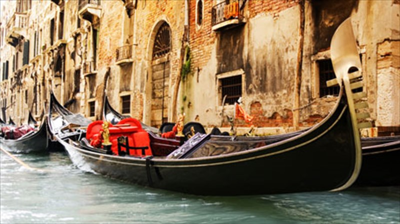 10-klasika-italika-tragoudia-pou-tha-eroteutheite-ksana