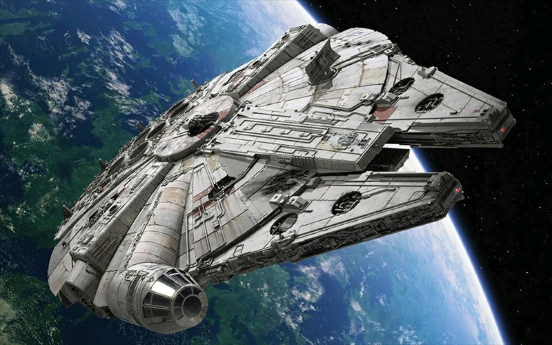 pilotarete-to-thruliko-millennium-falcon-sto-thematiko-parko-star-wars-galaxys-edge