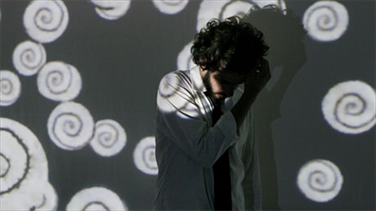 enas-ellinas-tou-londinou-kanei-stasi-sto-faust