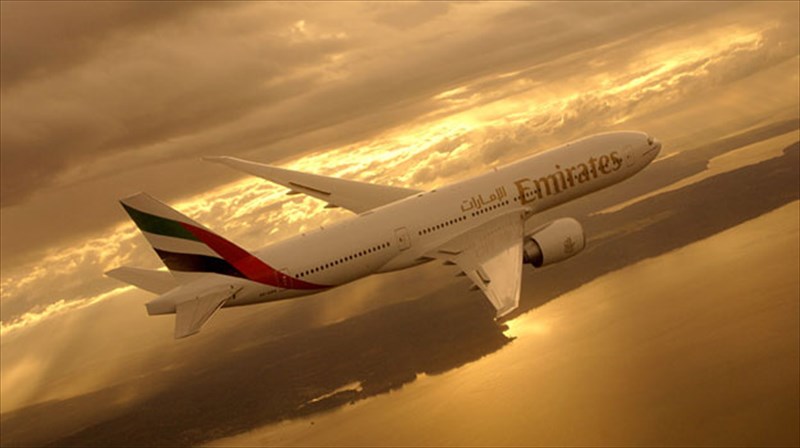emirates-monadikes-prosfores-gia-ellines-taksidiotes