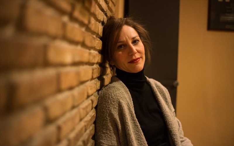 anna-kalaitzidou-o-sunduasmos-tou-kunismou-me-ton-romantismo-einai-sotirios-gia-tin-epibiosi-mas