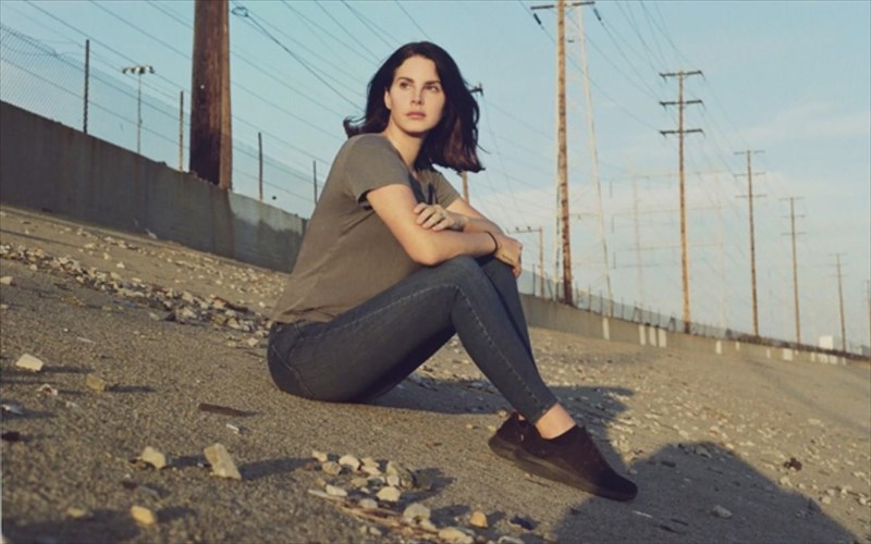 i-elpida-einai-epikinduno-pragma-gia-mia-gunaika-san-tin-lana-del-rey