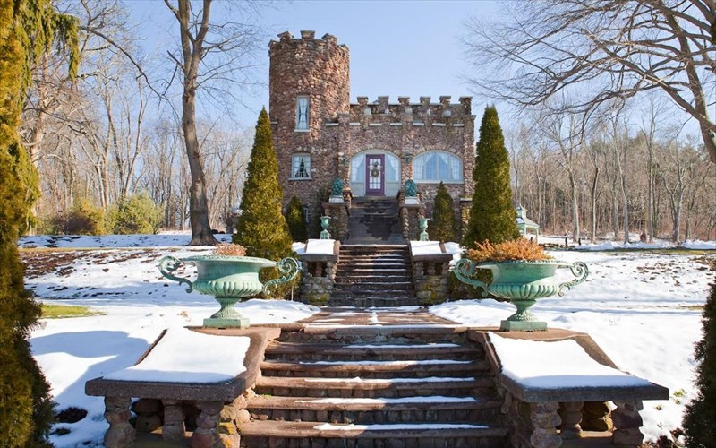 ta-pio-entuposiaka-airbnb-pou-prepei-na-deite