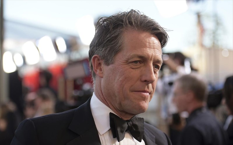 o-hugh-grant-exase-ena-senario-kai-parakalei-therma-na-tou-to-epistrepsoun