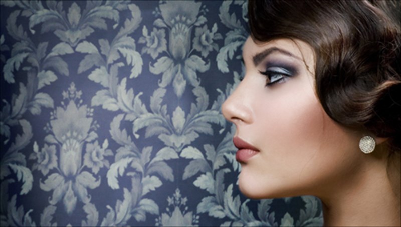 mustirio-kai-pathi-sti-suro-tou-perasmenou-aiona