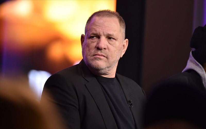 o-harvey-weinstein-proselabe-tous-proin-dikigorous-tis-rose-mcgowan