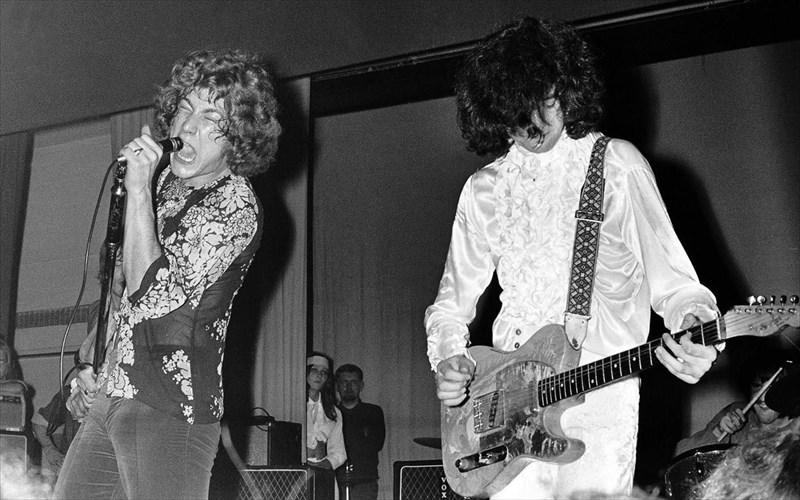 i-fender-giortazei-ta-50-xronia-ton-led-zeppelin-me-epeteiakes-kithares