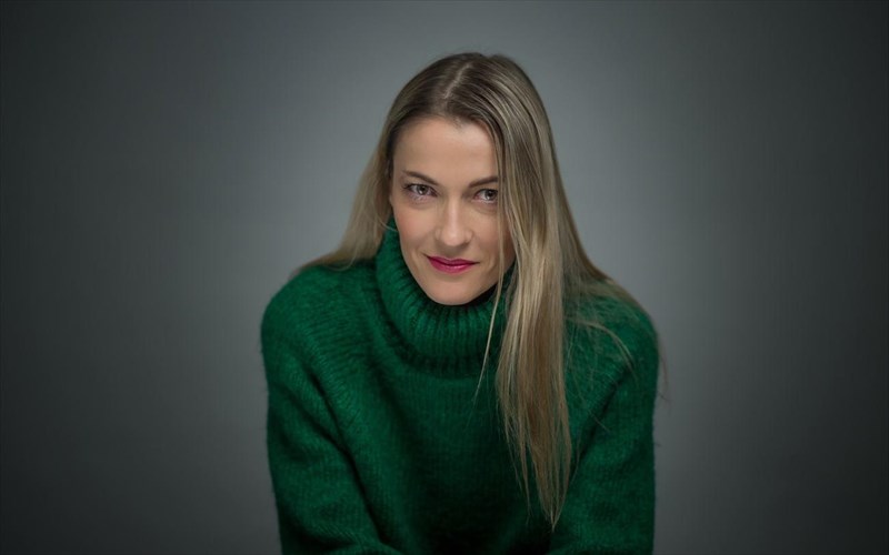 birginia-tamparopoulou-oso-o-anthropos-misei-oti-den-tou-moiazei-toso-tha-menei-buthismenos-sto-skotadi-anthropos-misei-oti-den-tou-moiazei-toso-tha-menei-buthismenos-sto-skotadi