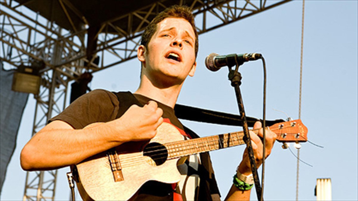 o-leon-me-nea-kommatia-sto-six-dogs