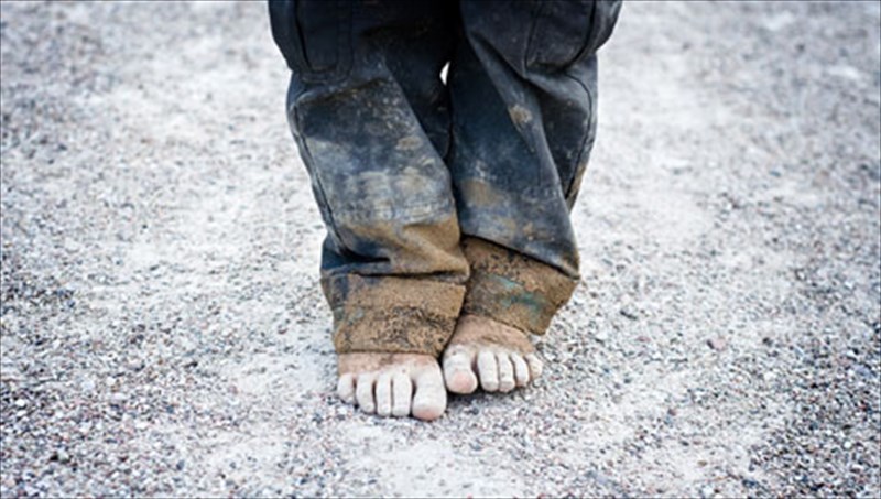 tin-triti-16-apriliou-bgazoume-oloi-ta-papoutsia-mas-stin-plateia-eirinis