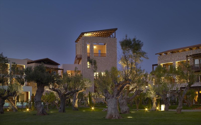 i-nea-sezon-krubei-monadikes-empeiries-stin-costa-navarino