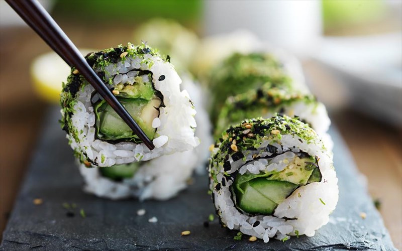 sto-healthy-bites-stinoun-vegan-mpoufe-iaponikis-kouzinas