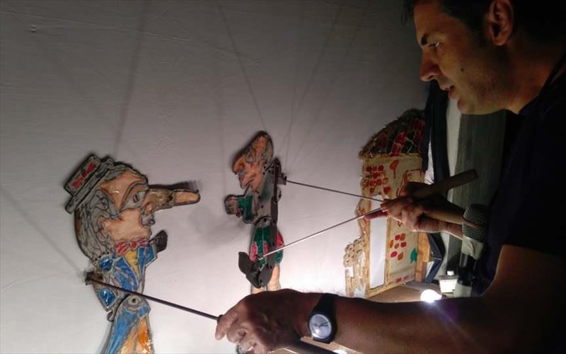 tasos-konstas-o-karagkiozis-tha-einai-zontanos-oso-exei-skepsi-krisi-kai-logo-sto-simera