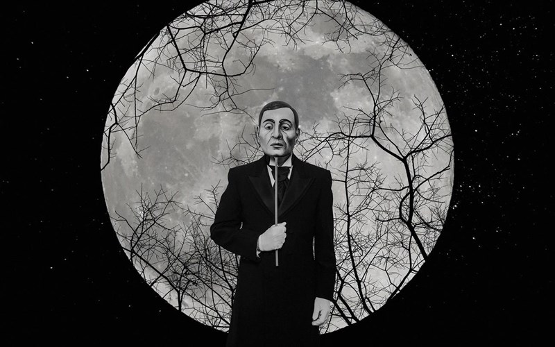 i-kerenia-koukla-erxetai-sti-luriki-apo-ton-simo-kakala