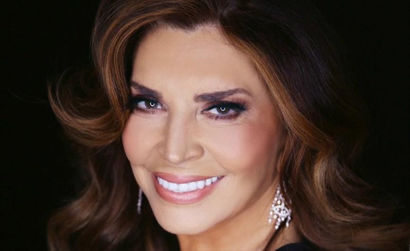 ki-apo-smurnisaloniki-tou-xronou-gia-tin-mimi-ntenisi