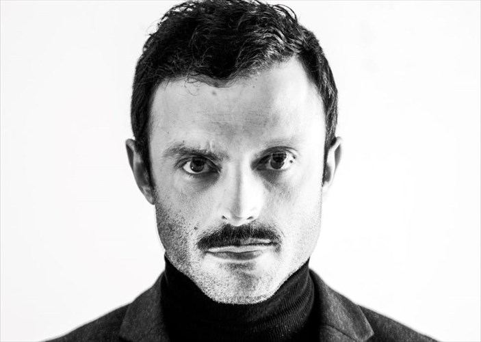 i-apotheosi-tis-trelas-se-pagkosmia-proti-apo-ton-konstantino-xatzi