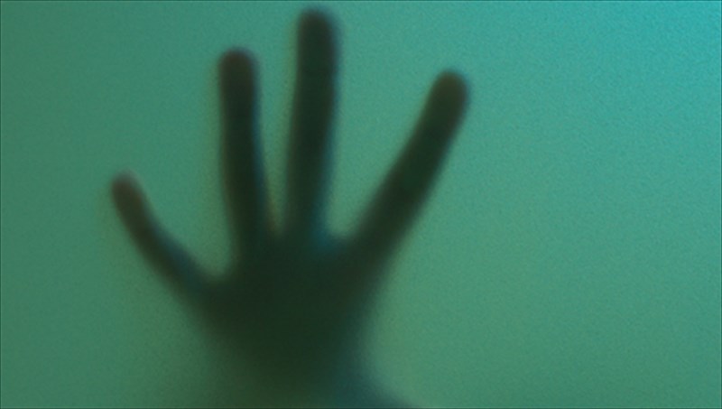 xameno-paidi-apo-ton-stulista-suggrafea-ian-mak-giouan