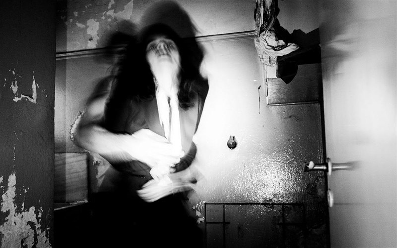 ilektra-mia-sugxroni-tragodia-apo-tin-omada-sarkha-sto-londino